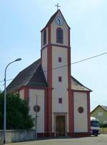 Rumersheim, die Kirche St.Gilles von 1782, Westseite mit Haupteingang, Juni 2017