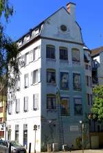 Mlhausen (Mulhouse), der Giebel eines Wohnhauses mit schner Illusionsmalerei im Stadtzentrum, Mai 2014