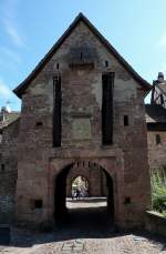 Reichenweier im Elsa, das Obertor stadteiwrts gesehen,  erbaut um das Jahr 1500, Sept.2011