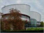 - Straburg, die Stadt der architektonischen Gegenstze - Das Gebude des Europischen Gerichtshofs fr Menschenrechte wurde vom britischen Architekten Richard Rogers entworfen und nach dreijhriger