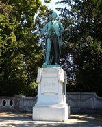 Straburg, das Goethe-Denkmal am Platz der Universitt, Aug.2016