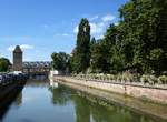 Straßburg, Blick über den Ill-Kanal zu den Gedeckten Brücken, Juli 2016