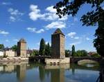Straßburg, Blick auf die Ill und die Gedeckten Brücken mit den Wehrtürmen, Juli 2016