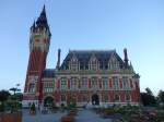 Calais, Rathaus mit 75 Meter hohem Turm im flmisches Stil (11.07.2015)