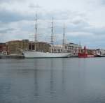 Der Hafen von Dunkerque bietet schon einiges, die Luft dort aber nicht..!!  -August 08-.