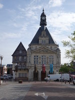Peronne, Rathaus mit Musee Danicourt (15.05.2016)