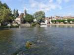 Moret-sur-Loing, Aussicht auf die Altstadt mit Notre-Dame Kirche (19.07.2015)