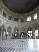 Vaux-le-Vicomte, Salle  l'Italienne im Schloss mit sechzehn kuppeltragende Figuren (10.07.2016)