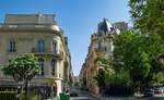 Typisch Pariser Architektur in form eines schnen und anspruchsvollen Wohnhaus in der inneren Stadtgebiet von Paris.