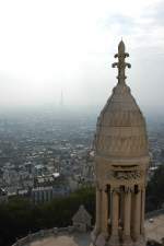 Blick vom Sacre Coeur auf das versmogte Paris im Oktober 2008