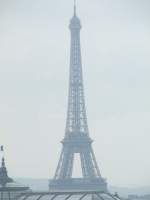 Der Eiffelturm im Regen, Ende August.