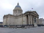 Paris, Pantheon, auf dem hchsten Punkt des linken Seine Ufer birgt das riesige Pantheon die Grabsttten berhmter Pernlichkeiten, erbaut ab 1755 durch den Architekten Soufflot
