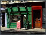 Ein kleines Eis- und Sorbet-Geschäft im Stadtzentrum von Paris.