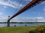 Pont de Tancarville, Straenbrcke ber die Seine bei der Ortschaft Tancarville im Dpartement Seine-Maritime, erbaut 1959 (14.07.2016)