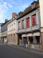 Pont L`Eveque, Grand Rue (06.07.2008)