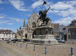 Falaise, Place Guillaume le Conquerant mit dem Herzogsdenkmal (12.07.2016)