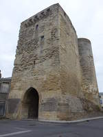 Thouars, mchtiges Stadttor Porte au Prvt, erbaut 1372 (12.07.2017)