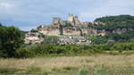 Ausblick auf die mchtige Festung von Beynac-et-Cazenac, erbaut ab dem 12.