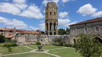 Charroux,  Tour Octogonale der Abtei Saint-Sauveur de Charroux, gegrndet im Jahr 785 von Roger, Vizegraf von Limoges (14.07.2017)