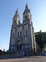 Rodez, Kirche Sacre Coeur, erbaut von 1896 bis 1898 durch den Architekten Henri Pons, Lateinisches Kreuz mit einer Chorapsis (31.07.2018)