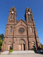 Espalion, neugotische Kirche Saint-Jean, erbaut von 1879 bis 1880 (31.07.2018)