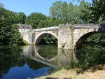 Najac, Steinbrcke Pont Saint-Blaise aus dem 13.