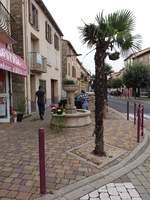 Saint-Gnis-des-Fontaines, Brunnen an der Avenue du Marechal Joffre (30.09.2017)