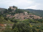 Aussicht auf die mittelalterliche Burg und den Castelnou, die Burg wurde erbaut im 10.