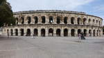 Nimes, Amphitheater, die 21 Meter hohe Fassade besteht aus zwei bereinanderliegenden Reihen aus jeweils 60 Bgen (25.09.2017)