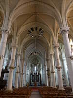 Le Loroux-Bottereau, neugotischer Innenraum der Kirche St.