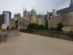 Montreuil-Bellay, Chateau Neuf mit Trmen, Kapelle und sptgotischen Kaminen aus dem 15.
