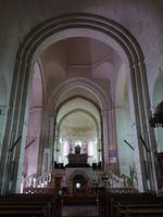 Vouvant, romanischer Chor mit Altar der Kirche Notre Dame (13.07.2017)