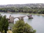 AVIGNON (Dpartement Vaucluse), 16.06.2006, Blick vom Papstpalast auf die Brcke St.-Bnzet