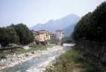 Frankreich, Provence-Alpes-Cte d'Azur / Dpartement Alpes-Maritimes / Sospel im August 1979: Der Fluss Bvra und die Brcke Pont de la Libration.