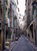 Menton im Juli 1976: Impressionen aus der Altstadt: Rue Longue.