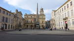 Arles, Rathaus und Obelisk am Place de la Republique (25.09.2017)