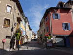 Embrun, Huser in der Rue de la Liberte in der Altstadt (23.09.2017)