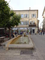 Carpentras, Brunnen am Place de Inguimbert in der Altstadt (22.09.2017)