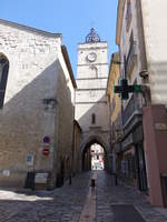 Apt, Uhrturm Tour de Horloge in der Rue des Marchands (24.09.2017)