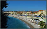 Der Strand und die Promenade des Anglais in Nizza.