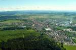 Luftaufnahme von Leutkirch im Allgu, im Hintergrund die Alpen - 18.05.2014