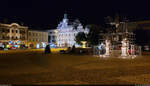 Koln (CZ):  Marktplatz zu spter Stunde mit dem hell erleuchteten restaurierten Rathaus.