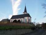 Die Kirche von Hochheim an einem Wintertag