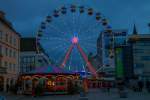 Riesenrad auf dem Neubrandenburger Weihnachtsmarkt.