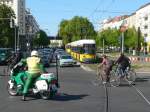 Demonstrationen in Berlin sorgen regelmig fr Stau, was oft fr wtende Leserbriefe in Zeitungen sorgt.