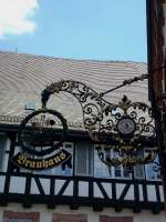 Alpirsbach im Schwarzwald, Wirtshausschild der bekannten Brauerei, Juli 2010