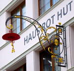 Einsiedeln, 2-Sterne Hotel  Rot Hut  in der Hauptstrae, Mai 2017