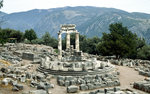 Delphi: Tholos im Heiligtum der Athena Pronaia.