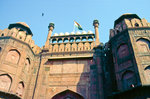 Ausschnitt der Auenmauer des Roten Forts in Neu delhi.
