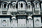 Fassade im Historischen Stadtkern von Jaisalmer.